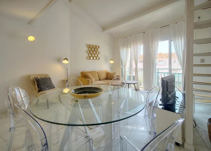 Immogroom - Duplex With Air Conditioner - 5 Min From The - Suquet Apartman *